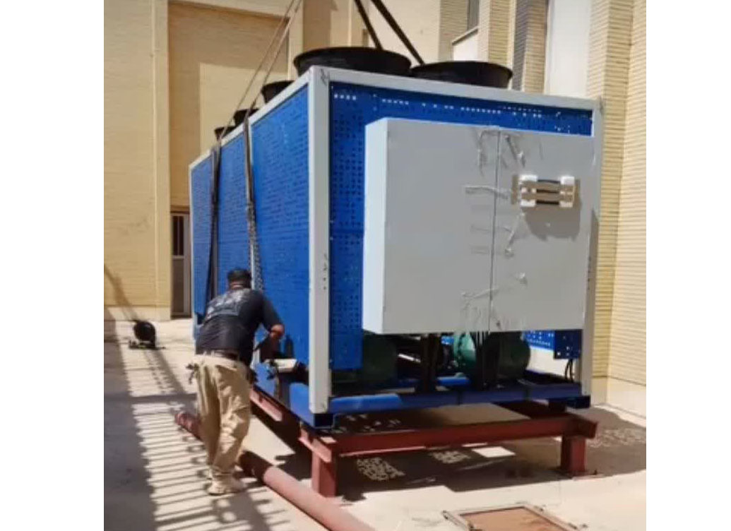 چیلر هوا خنک درمانگاه تاج الدینی خمینی شهر چیلر هوا خنک درمانگاه تاج الدینی خمینی شهر